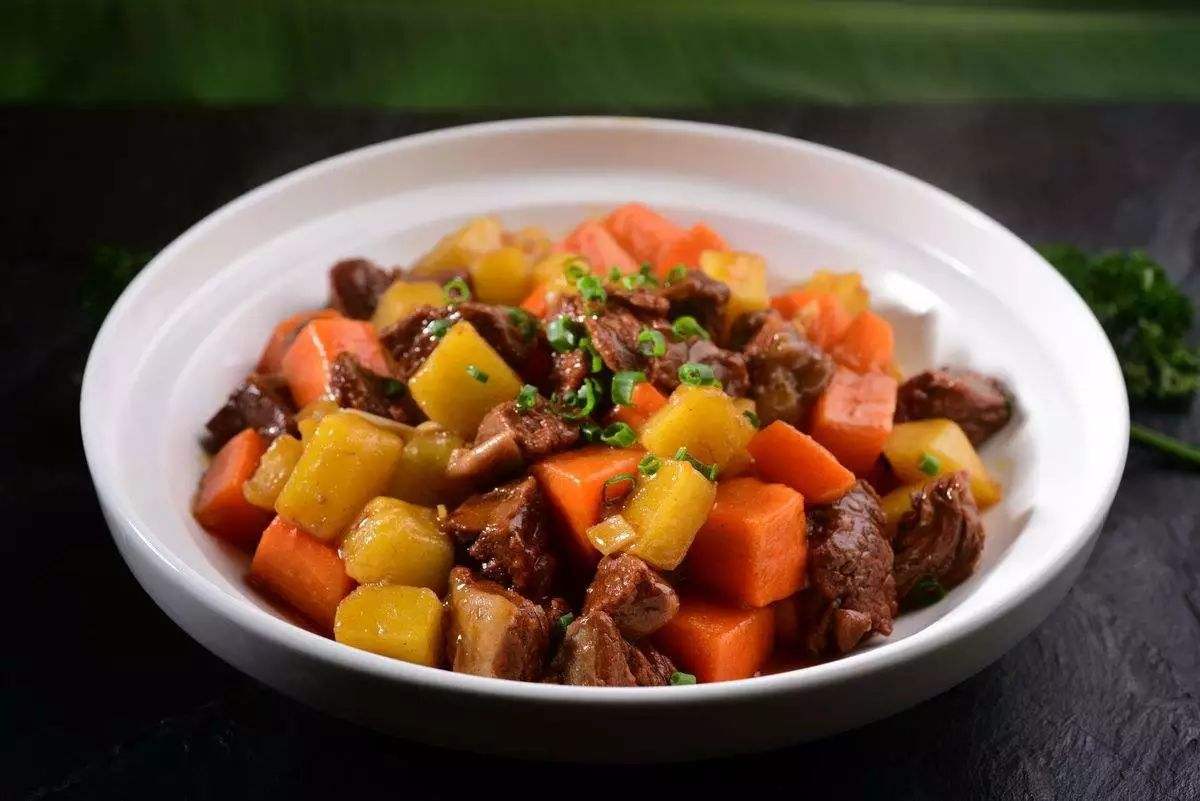 【新东方烹饪课堂】萝卜烧牛肉的做法