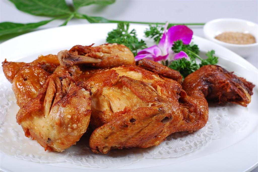 陕西新东方烹饪学校学生作品——葫芦鸡