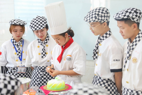 西安零基础烘焙甜品创业班，短期西点烘焙速成班